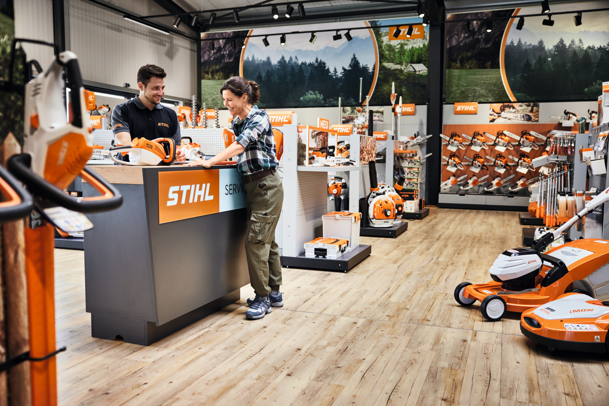 Productadvies bij een STIHL servicebalie.